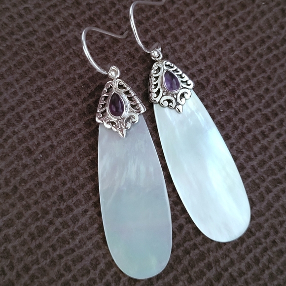 Annika Witt Teardrop💧 Shaped Mother of Pearl Earrings - NIB - Picture 7 of 14